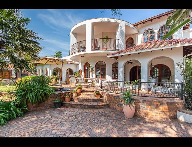 4 BEDROOM HOUSE FOR SALE IN HOUGHTON ESTATE